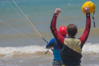 How difficult is it to learn kitesurfing