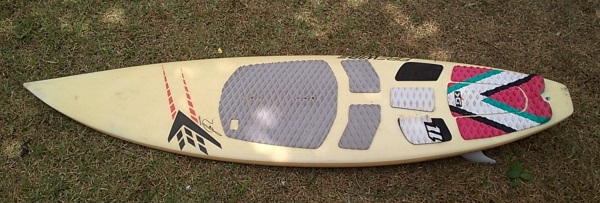 directional surfboard for kitesurfing