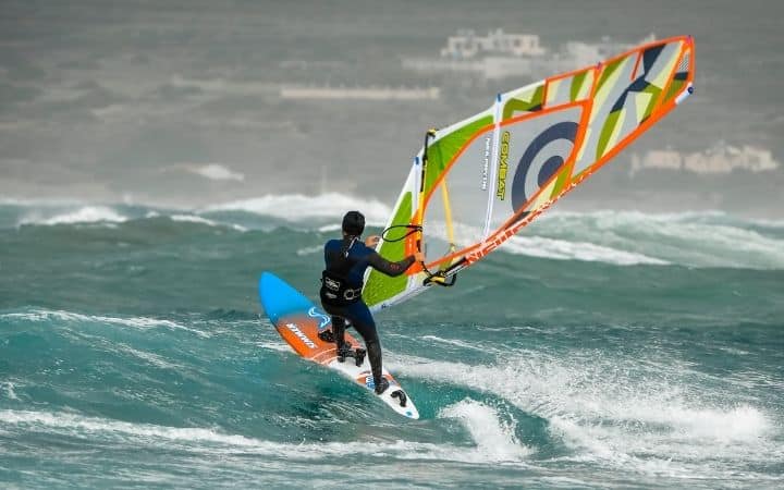 Is wingfoiling harder than wing surfing?